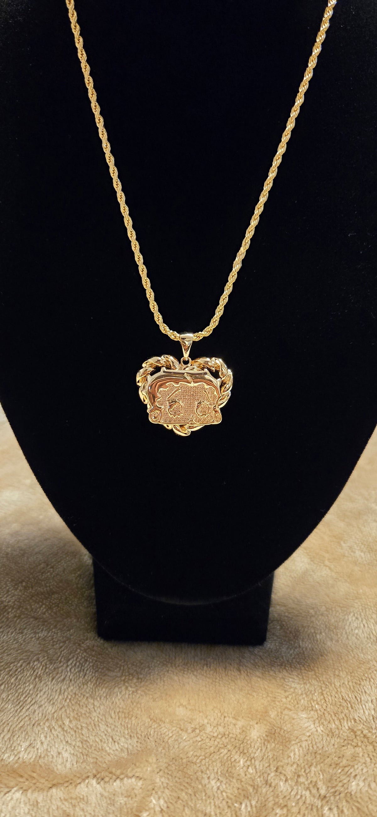 Pretty in Luxe Necklace